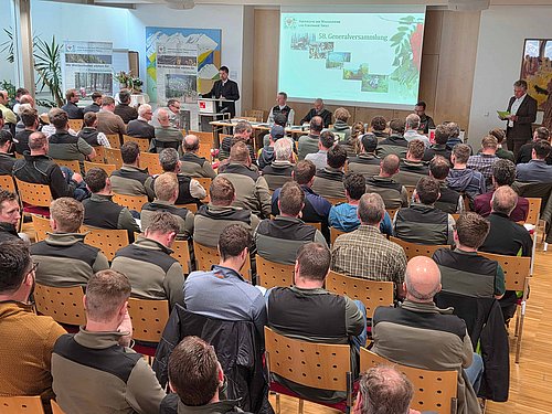 Obmann Anton Rieser begrüßte die Vollversammlung am Grillhof