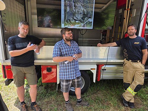 Waldaufseher Simon Graus, Förster Andreas Schaffenrath und der Feuerwehrkommandant von Absam, Bernhard Fischler