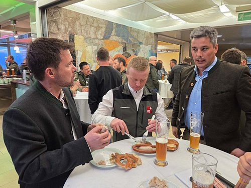 Gemütlicher Weißwursthoangart