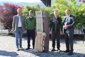 Generalversammlung der Waldaufseher und Forstwarte Tirols v.l.n.r.: FD Josef Fuchs, Obmann Anton Rieser, Obmann-Stv. Simon Klotz, LH-Stv. Josef Geisler